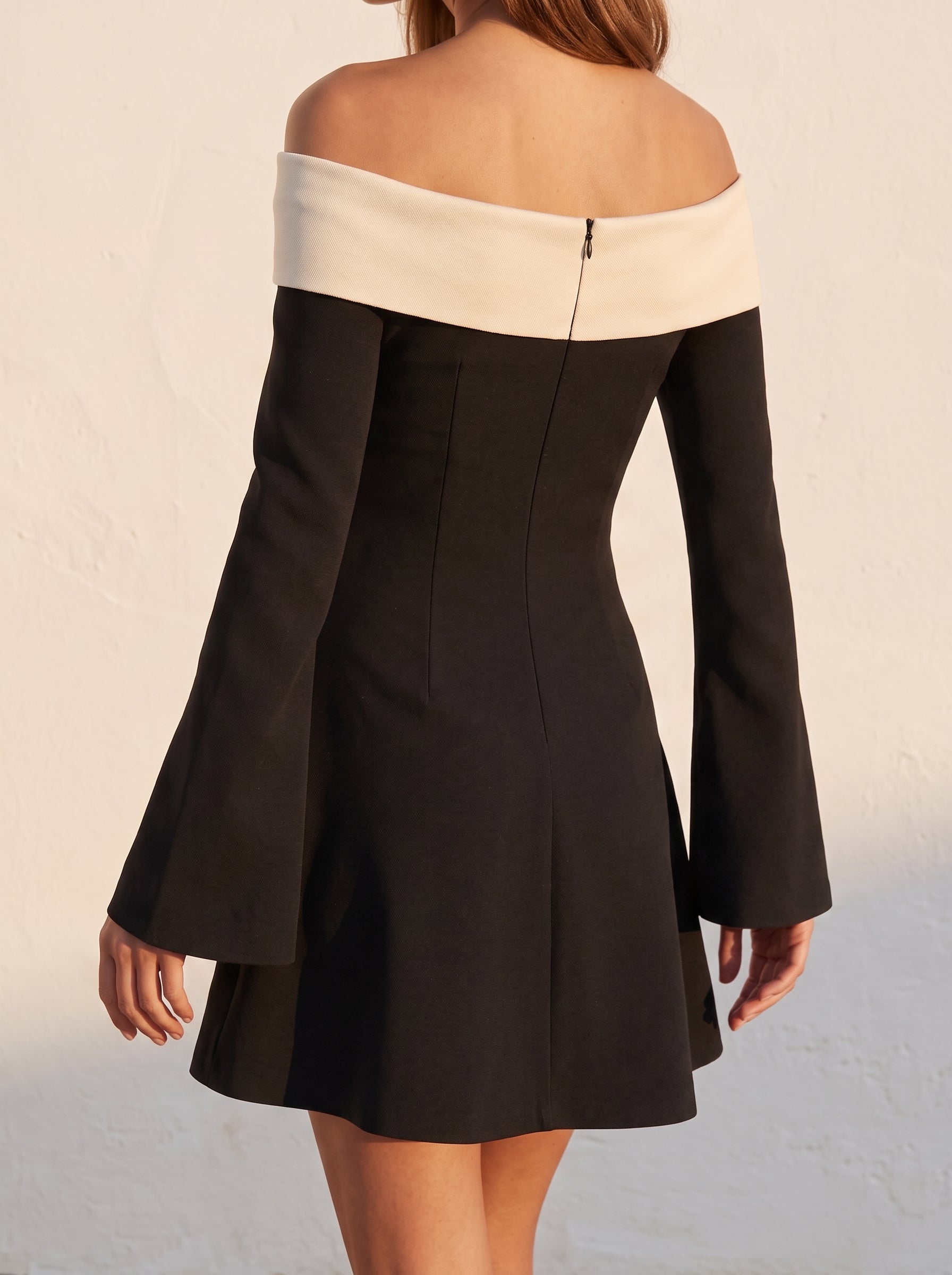 Vestido Adara · Cruzado Bicolor de Manga Larga