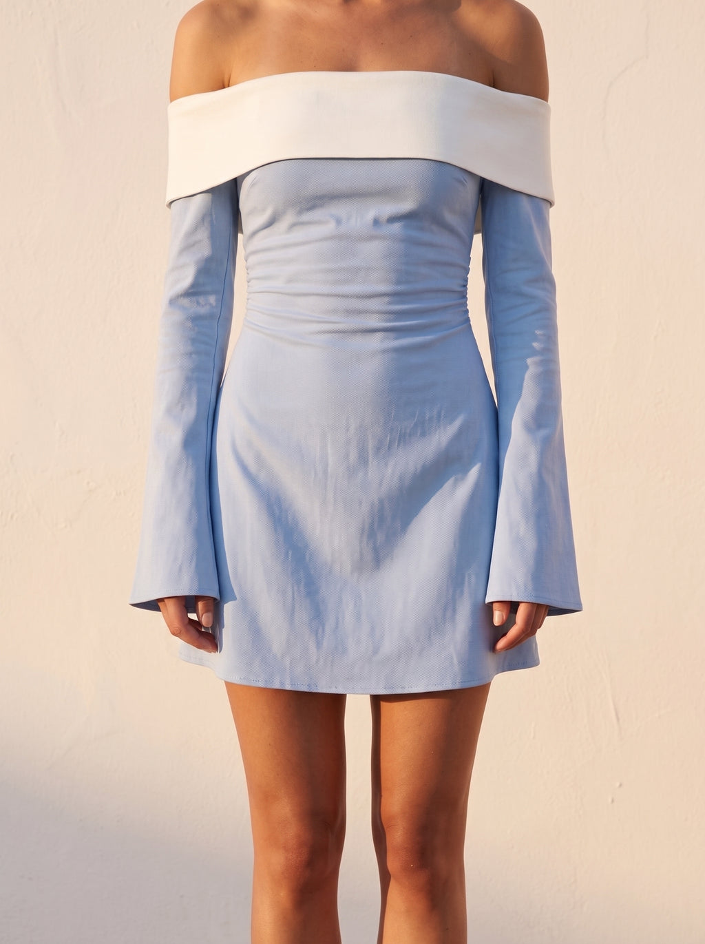 Vestido Adara · Cruzado Bicolor de Manga Larga