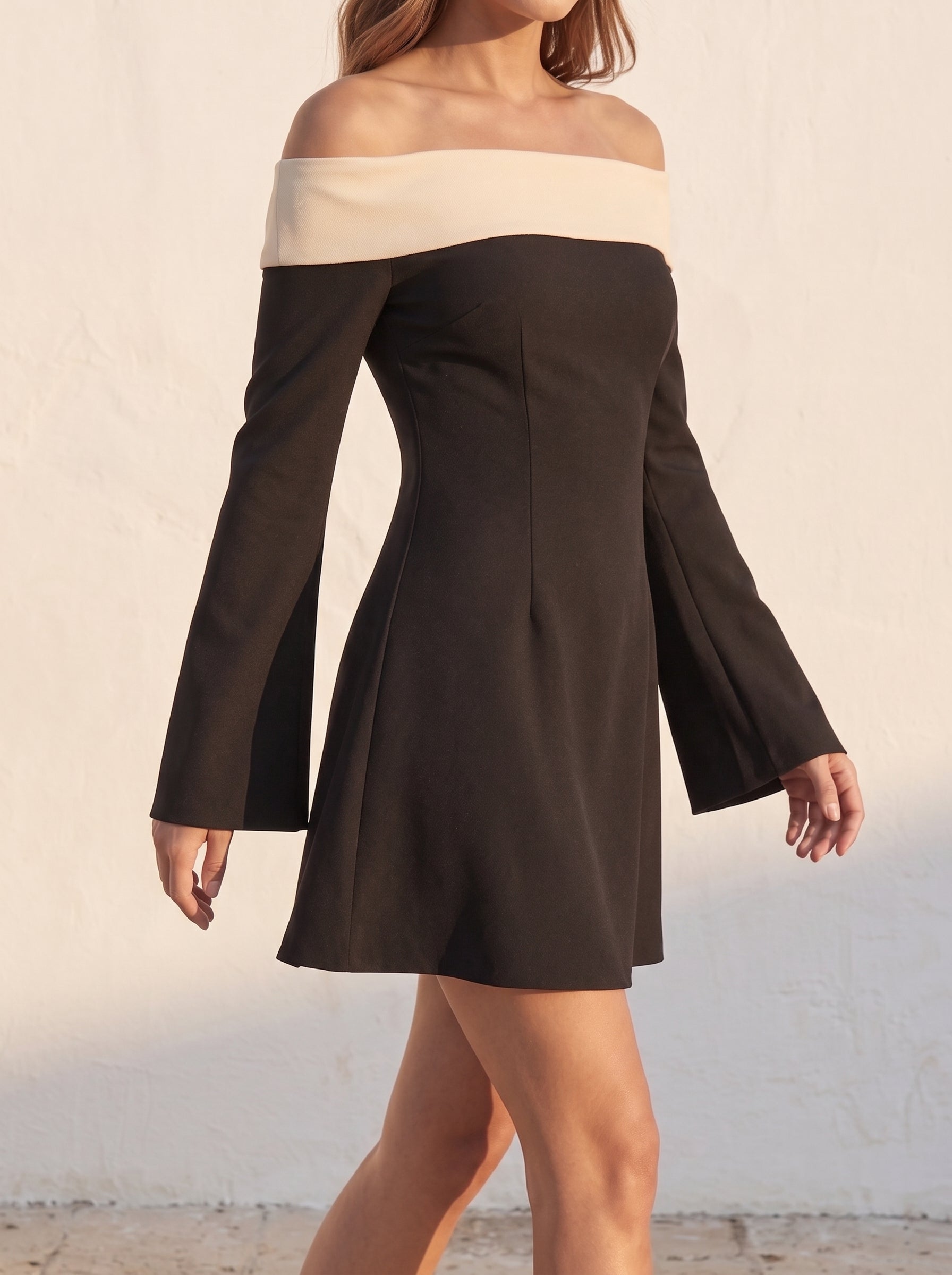 Vestido Adara · Cruzado Bicolor de Manga Larga