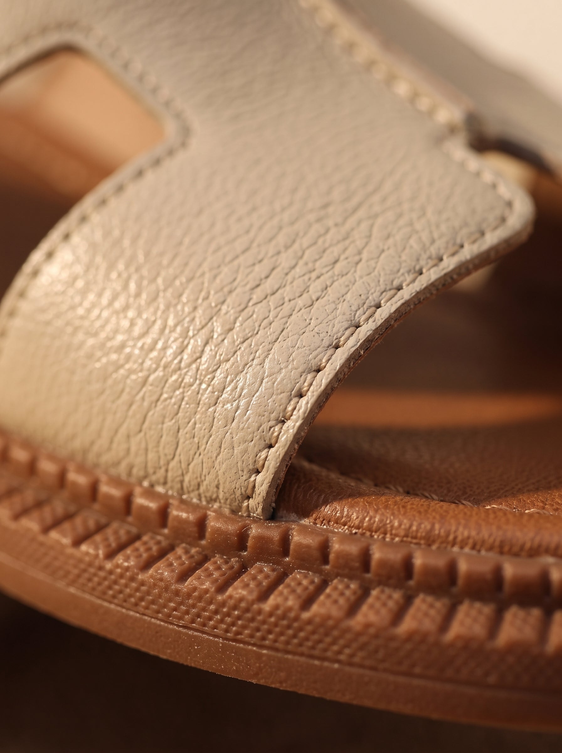 Sandalia Portofino · Piel Natural con Hebilla