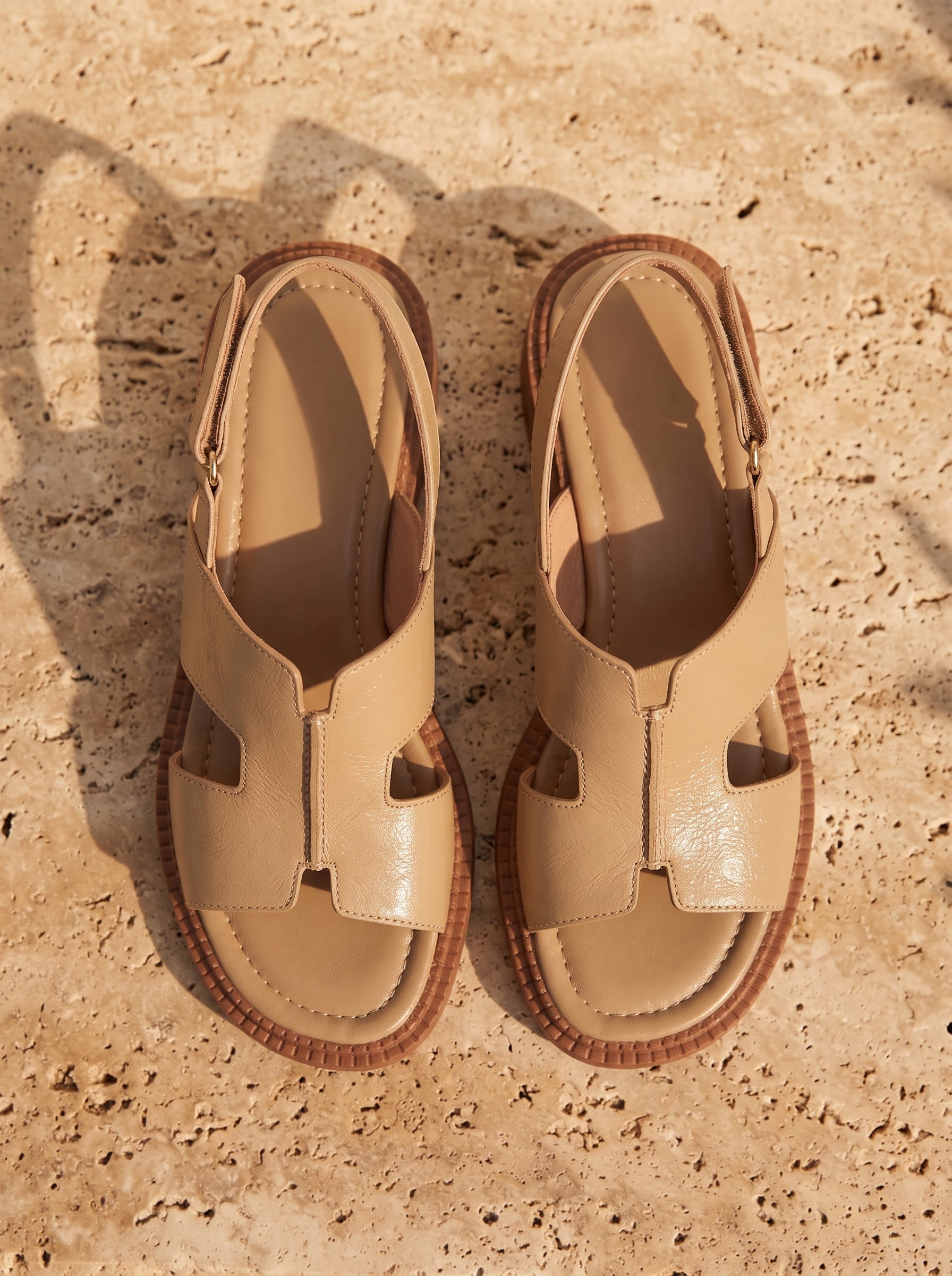 Sandalia Portofino · Piel Natural con Hebilla