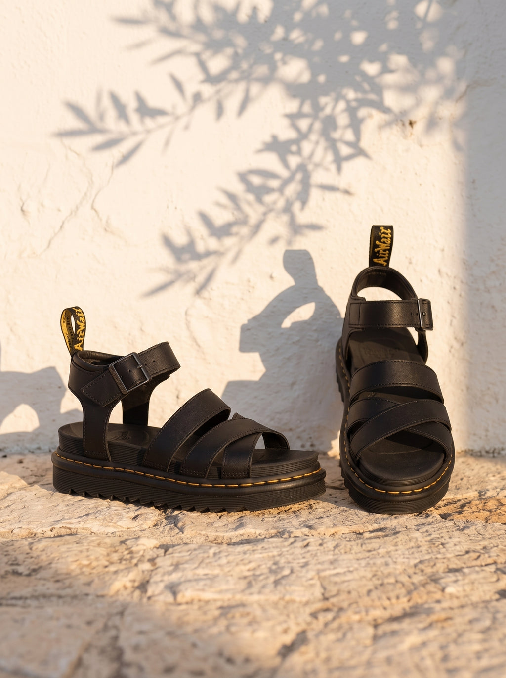 Sandalia Tarifa · Tiras Cruzadas con Suela Track