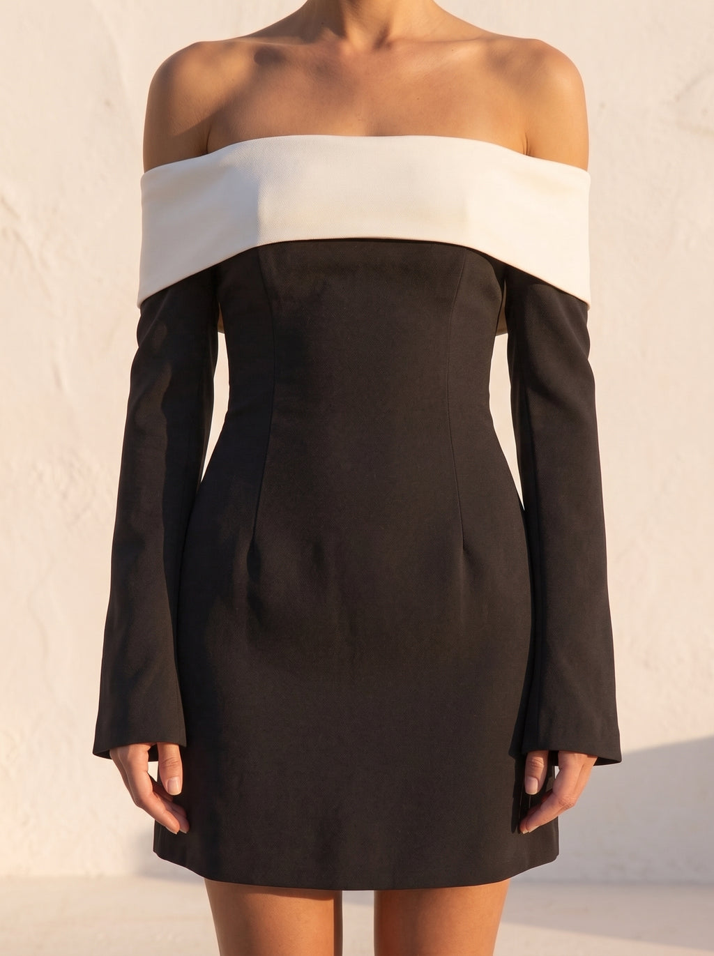 Vestido Adara · Cruzado Bicolor de Manga Larga