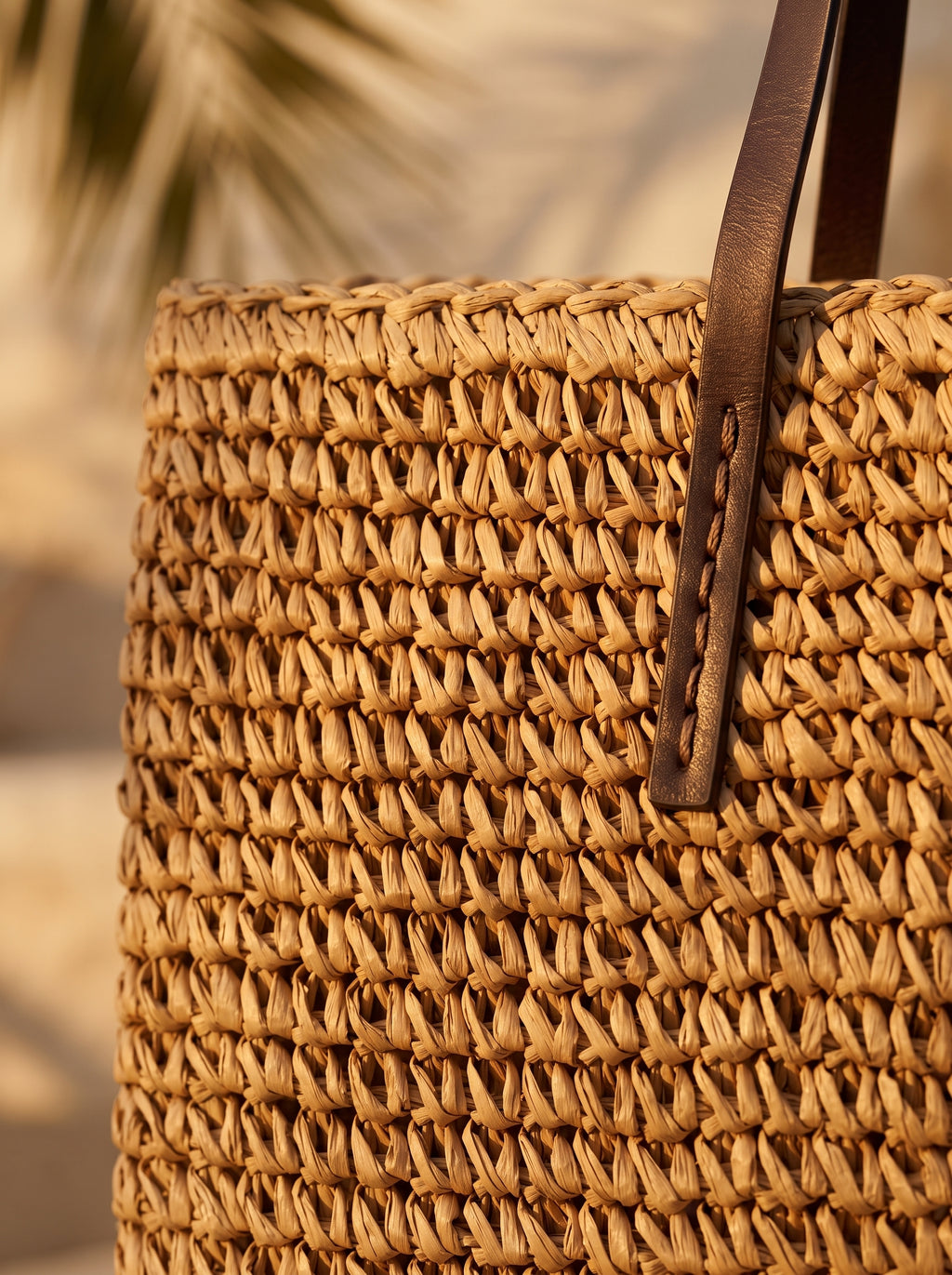 Detalle del trenzado del bolso capazo tejido